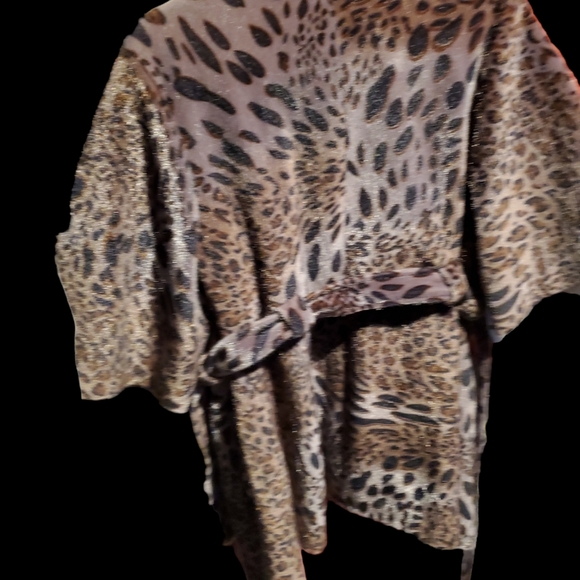 Reg $2,000 Max Mara Animal Print coat size XL - Picture 3 of 6